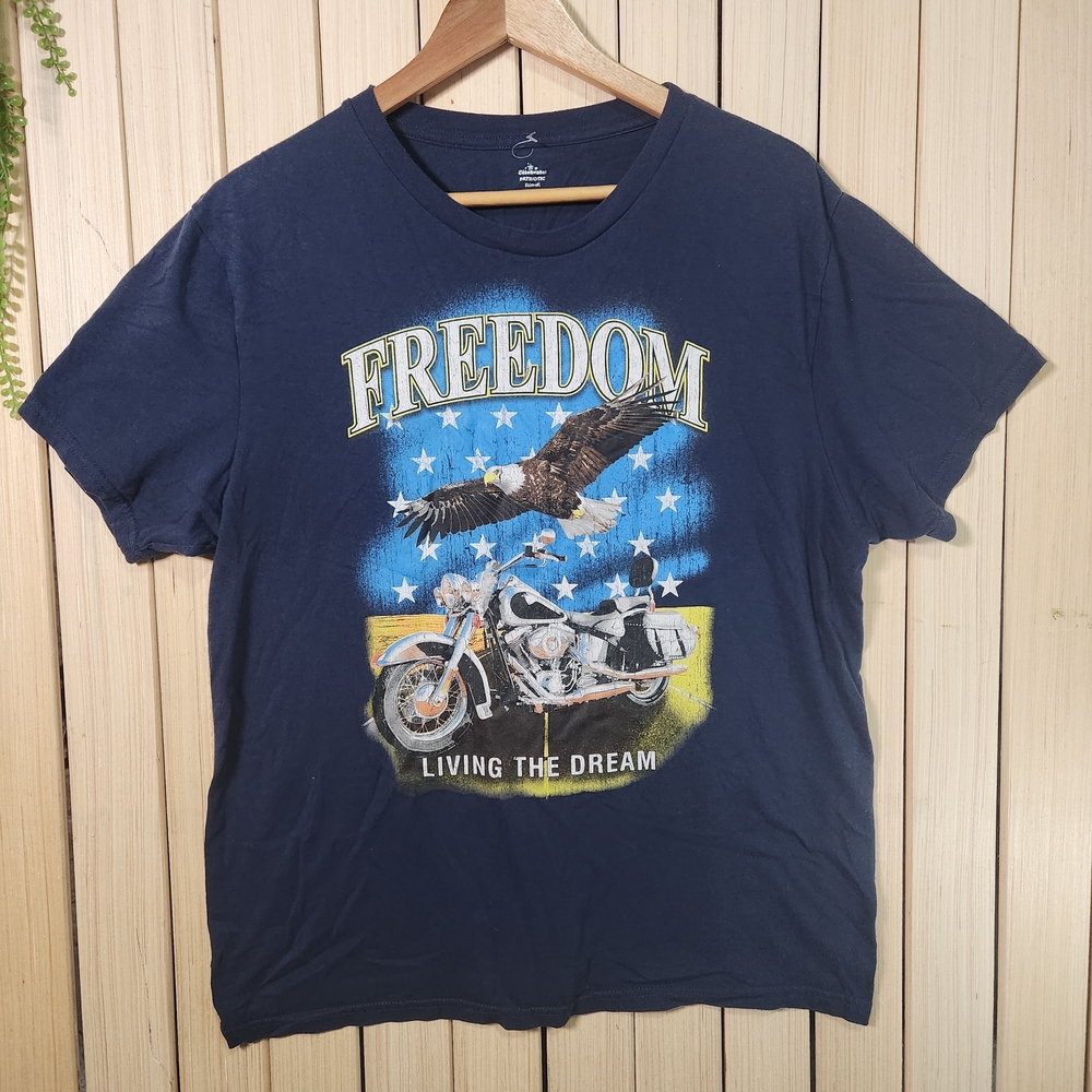 Freedom Graphic T-Shirt Living The Dream